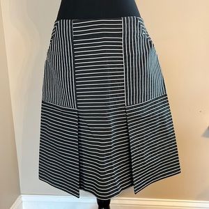 Carolina Herrera A-line skirt with Pockets size 8